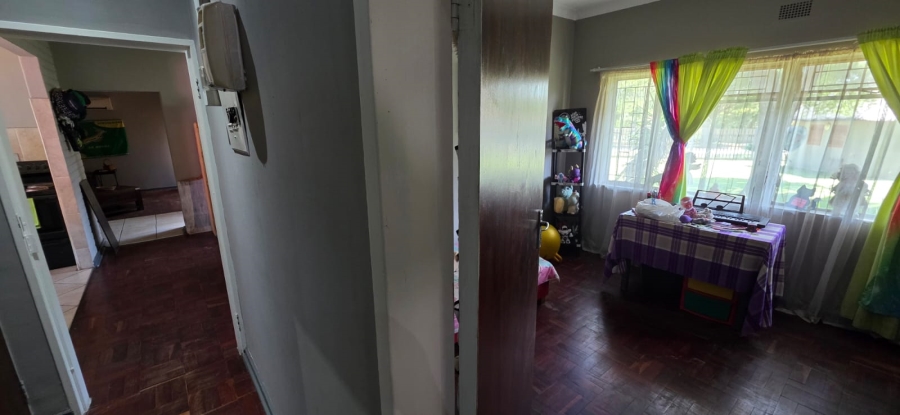 5 Bedroom Property for Sale in Songloed North West